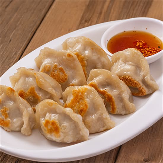 Pan Fried Pork Dumplings 8pcs E09 鲜肉饺子锅贴 8pcs